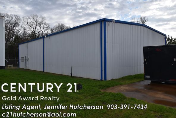 2233 W Point Tap Rd, Palestine, TX 75803